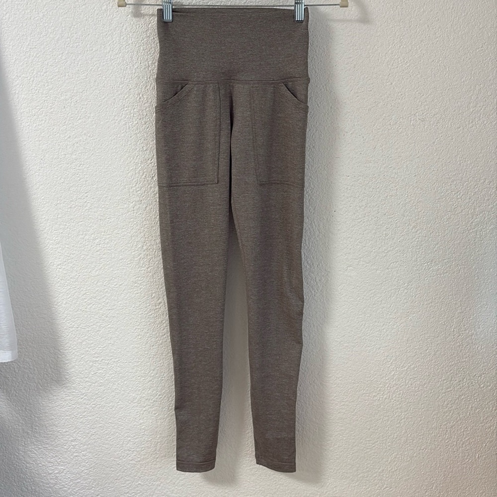 Prana Zawn Legging high waisted with side pockets color Tan